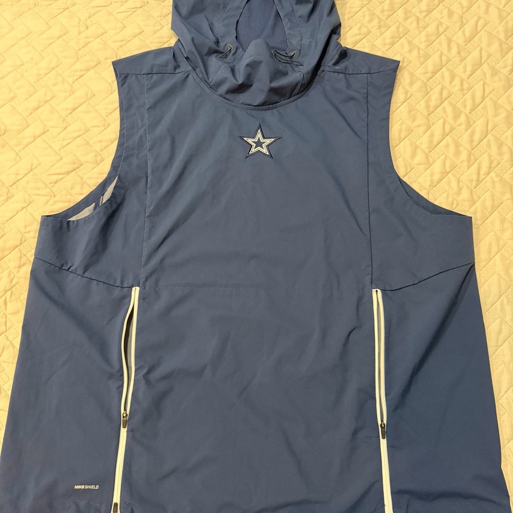 Nike Men's Dallas Cowboys Navy Sleeveless Hooded Vest